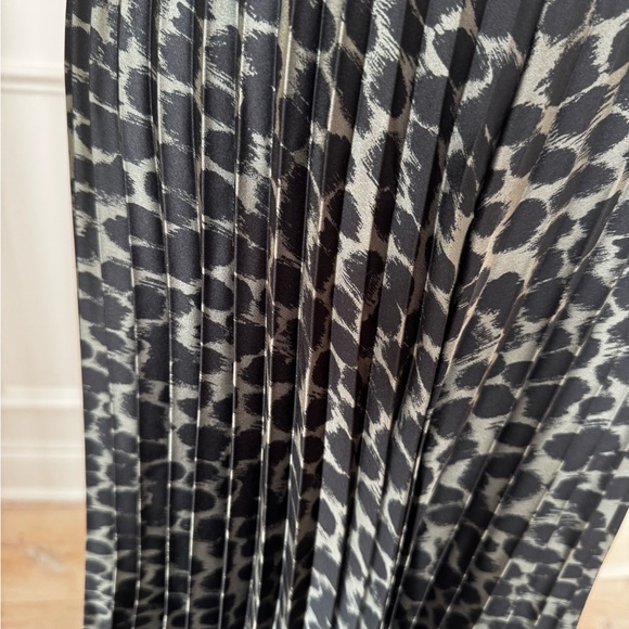 Banana Republic Green Leopard Print Midi Skirt - Picture 8 of 10